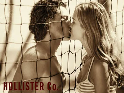 Имиджевое изображение бренда Hollister CO с серферами