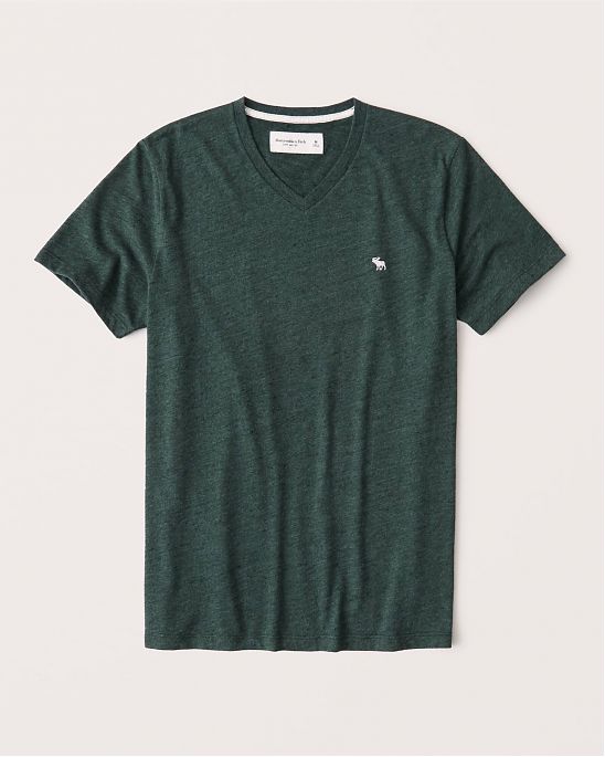Moscow USA предлагает вам купить футболку Футболка Abercrombie Fitch зеленого цвета с белым нашитым лосем. Модель 05872. Доставка по России, Москве и области, самовывоз