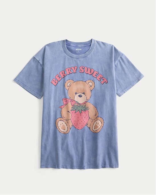 Женская футболка Hollister Oversized с принтом клубники с медведем Berry Sweet. Модель 07770. Подробное описание и цена товара. Доставка по России, Москве и Области от Moscow USA