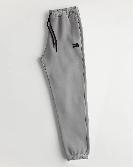 Moscow USA предлагает Вам купить спортивные штаны Hollister Relaxed серого цвета с нашивкой. Модель 067181. Доставка по России, Москве и области, самовывоз.