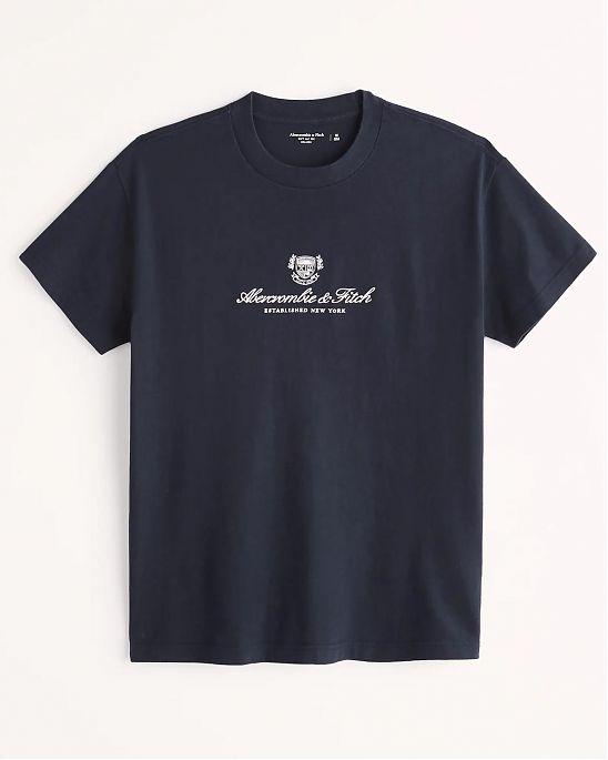 Moscow USA предлагает вам купить футболку Футболка Abercrombie Fitch темно-синего цвета с нашитым логотипом в виде надписи. Модель 06276. Доставка по России, Москве и области, самовывоз