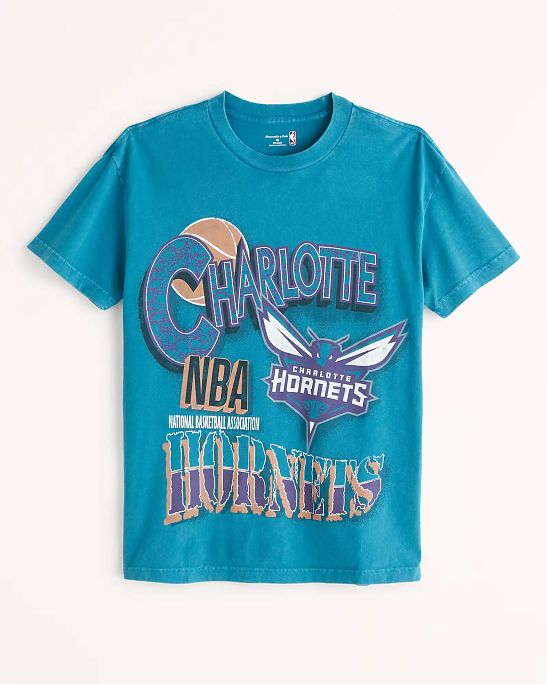 Moscow USA предлагает вам купить футболку Abercrombie Fitch бирюзового цвета с графикой Charlotte Hornets. Модель 06964. Доставка по России, Москве и области, самовывоз
