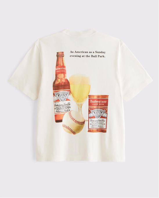 Мужская футболка Abercrombie & Fitch кремового цвета с принтом Будвайзер на груди и спине. Оригинальная модель, бесплатная доставка и примерка по России.