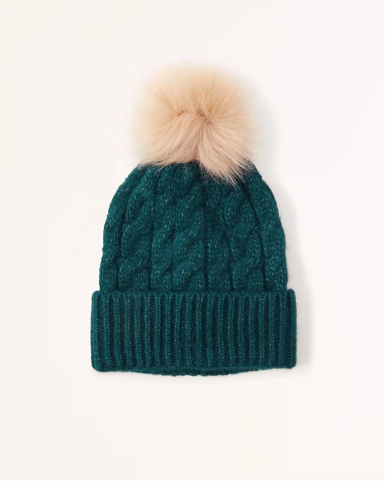 Moscow USA предлагает вам купить женскую шапку Abercrombie Fitch зеленого цвета с помпоном. Модель 06589. Доставка по России, Москве и области, самовывоз.