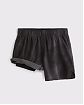 комфортные мужские шорты YPB  длиной 15 см с мягкой внутренней подкладкой из лёгкой эластичной ткани для тренировок. Пояс на шнурке, боковые карманы и скрытый карман на молнии для мелочей..