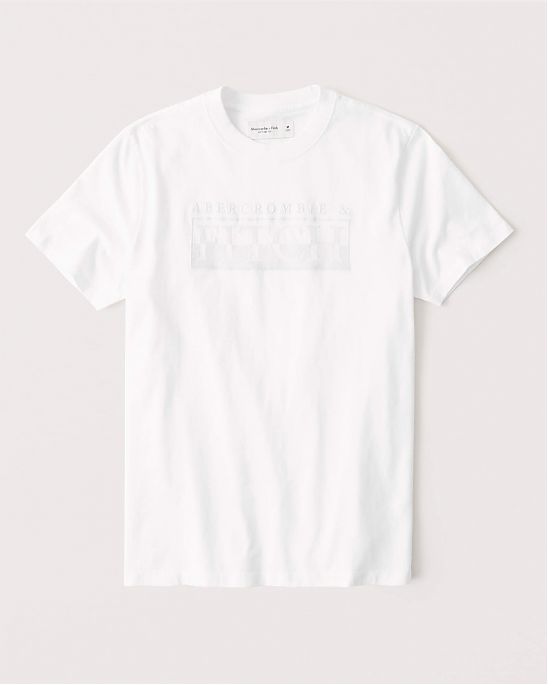 Moscow USA предлагает вам купить футболку Abercrombie Fitch белого цвета с нашитыми надписями. Модель 05166. Доставка по России, Москве и области, самовывоз