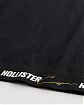 Moscow USA предлагает вам купить удлиненную футболку Hollister черного цвета с нашитой надписью и логотипом в виде желтой чайки. Модель 06338. Доставка по России, Москве и области, самовывоз.