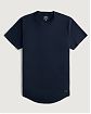 Moscow USA предлагает вам купить футболку Hollister темно-синего цвета с закругленным краем и фирменной нашивкой. Модель 06978. Доставка по России, Москве и области, самовывоз.