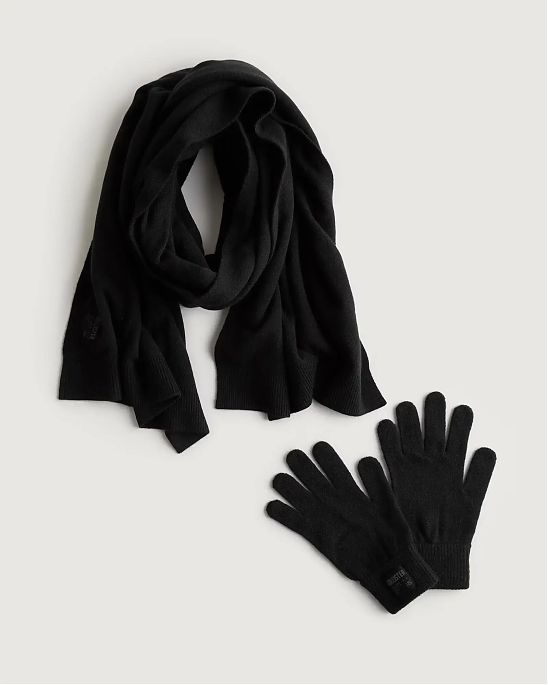 Moscow USA предлагает вам купить мужской набор из шарфа и перчаток Hollister черного цвета. Модель 06706. Доставка по России, Москве и области, самовывоз.